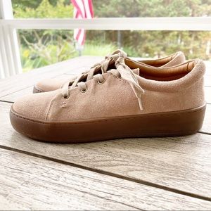 Aerosoles Term Paper Platform Sneaker size 9